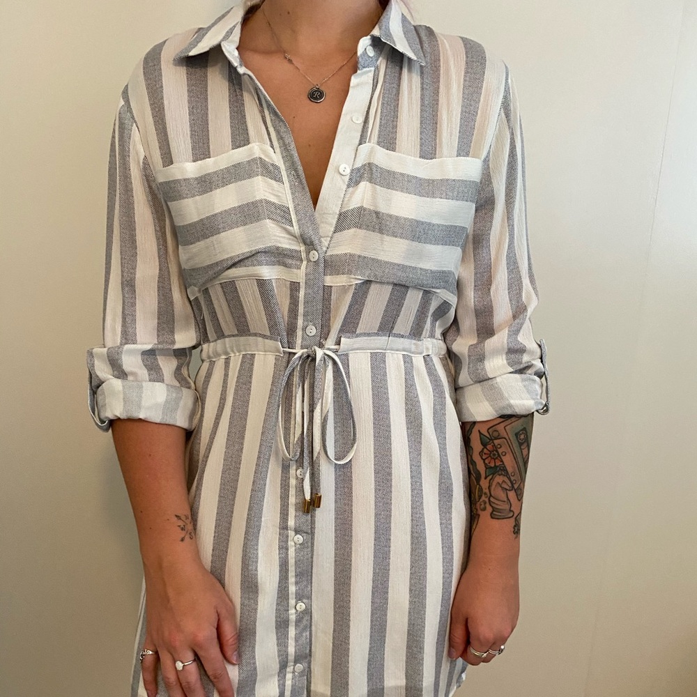 Striped cotton dress with front tie